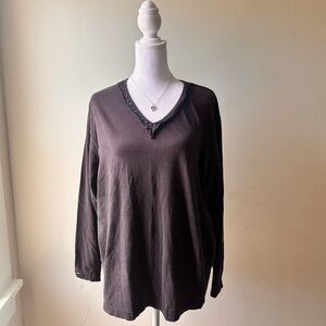 Women's Long Sleeve V-Neck Top - Black